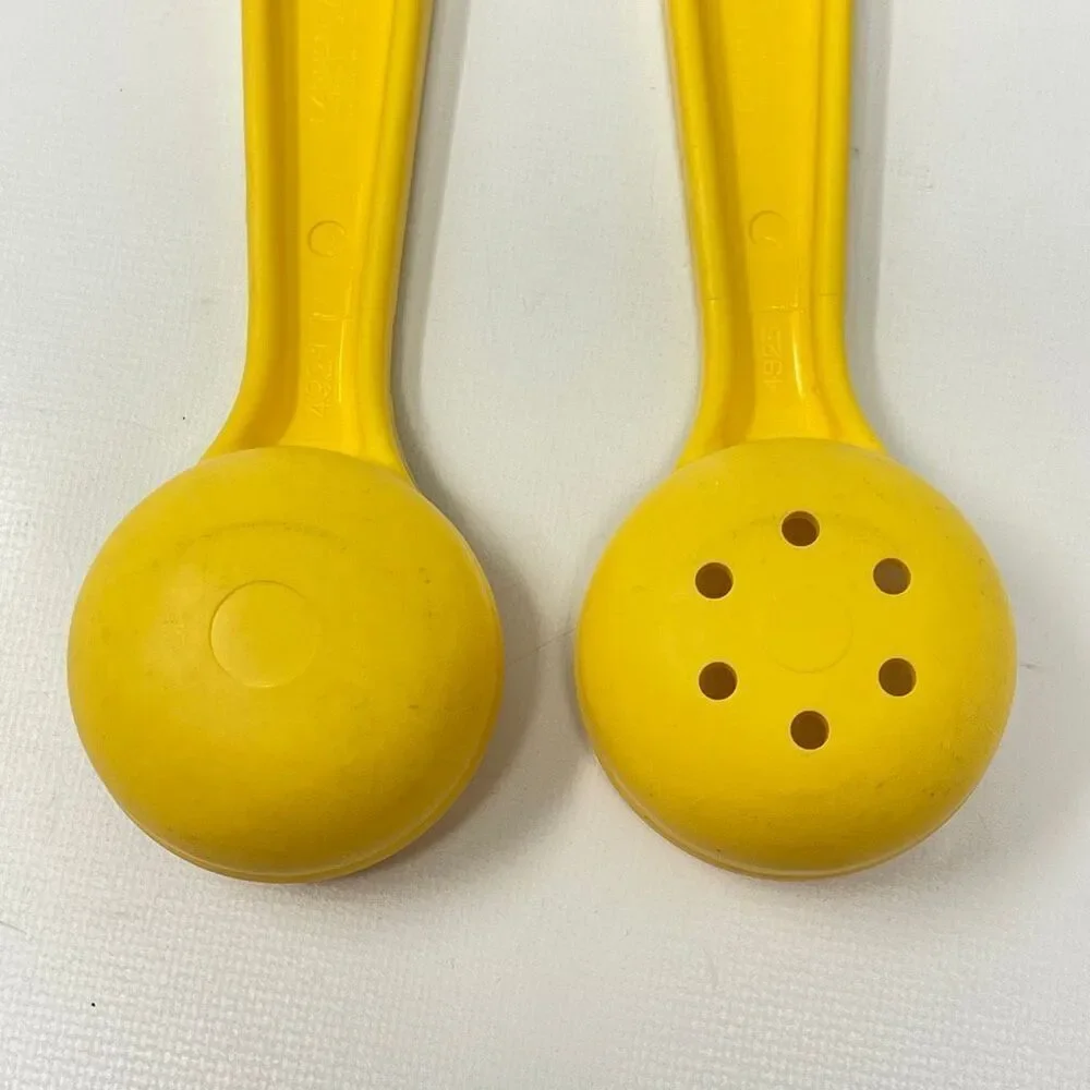 Carlisle 4921 & 4923 1 oz 30ml Yellow Short Handle Portion Spoon Lot of 2
